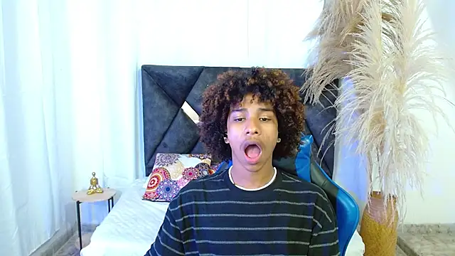 angelll18  online show from February 21, 8:55 pm