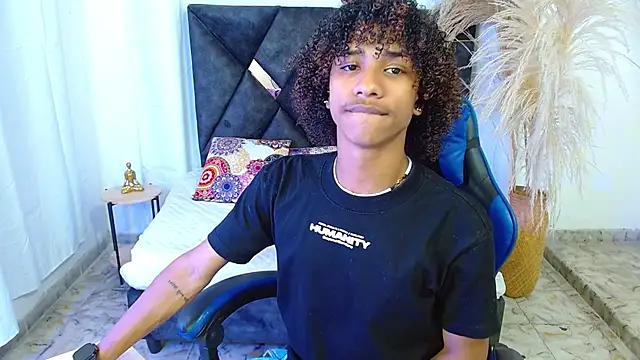 angelll18  online show from February 23, 8:53 pm