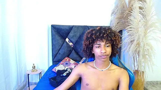 angelll18  online show from March 18, 8:53 pm