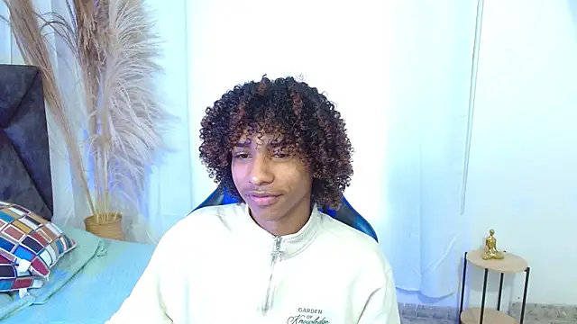 angelll18  online show from December 20, 9:39 pm