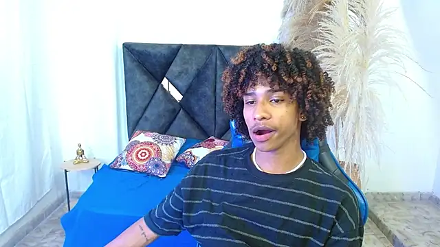 angelll18  online show from March 10, 8:46 pm