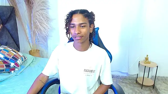 angelll18  online show from December 18, 8:56 pm