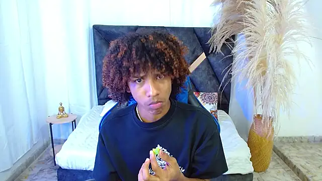 angelll18  online show from February 17, 9:23 pm