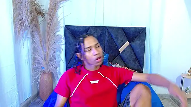 Snapshot of angelll18_ chatting on June 19, 8:47 pm angelll18 online show from June 19, 8:47 pm