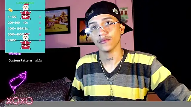 Snapshot of andy_star12 chatting on December 14, 8:47 pm andy star12 online show from December 14, 8:47 pm