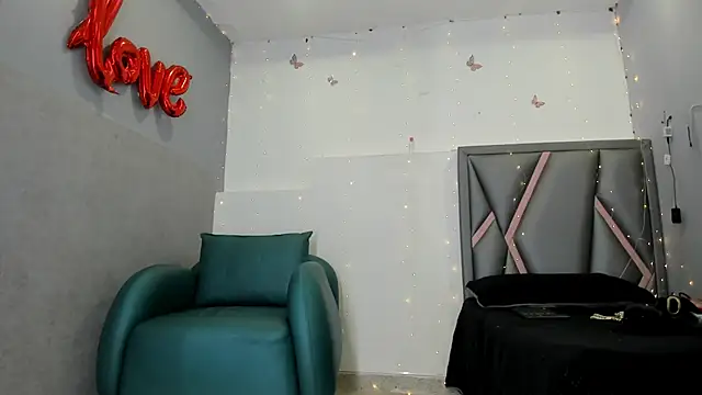 Esterlindez online show from July 21, 8:32 pm