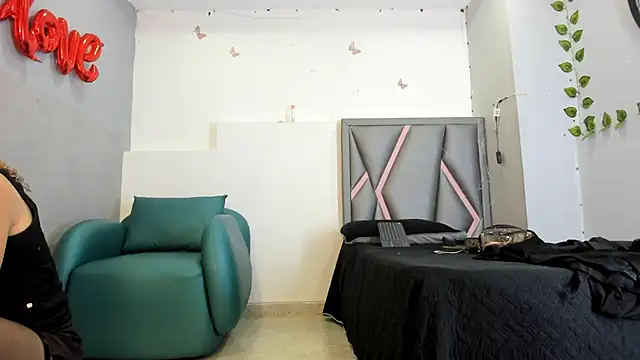 Esterlindez online show from July 15, 8:38 pm