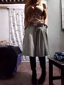 Esterlindez online show from March 18, 11:27 pm