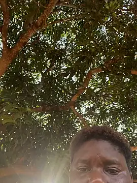 melaninpoppop online show from December 20, 3:15 pm