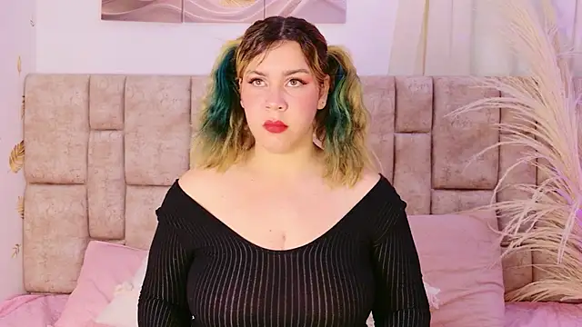 NanyMatrioska online show from January 14, 6:33 pm