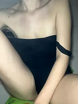 Snapshot of LoverNIXI chatting on December 18, 1:26 pm LoverNIXI online show from December 18, 1:26 pm