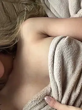 privsloirinha online show from February 7, 5:32 pm