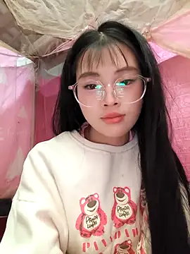 Quieny-x online show from December 14, 1:49 pm