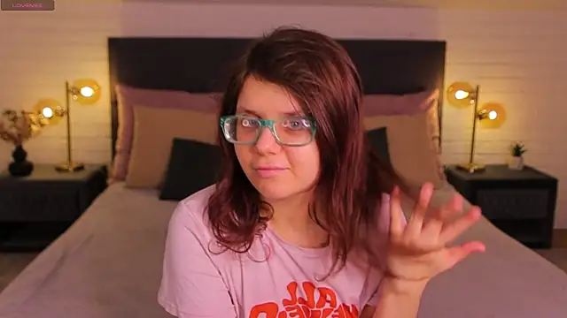 Ariell Mini online show from April 11, 12:20 pm