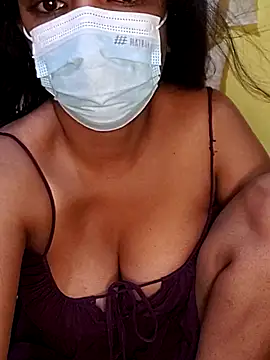 Snapshot of chuti_gurl chatting on February 23, 1:33 pm chuti gurl online show from February 23, 1:33 pm