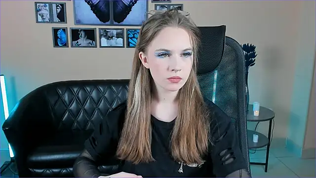 Snapshot of SsoniaRay chatting on December 18, 7:35 am SsoniaRay online show from December 18, 7:35 am