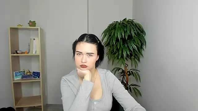 Snapshot of FelishaCasar chatting on December 16, 7:45 am FelishaCasar online show from December 16, 7:45 am