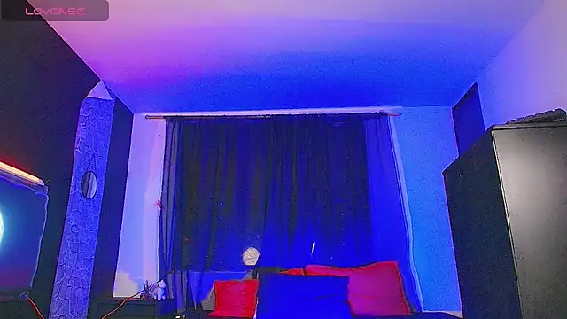 Snapshot of Sweet_Onassis_19 chatting on December 14, 1:34 am Sweet Onassis 19 online show from December 14, 1:34 am