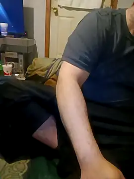 Snapshot of givr6inches chatting on May 7, 3:22 am givr6inches online show from May 7, 3:22 am