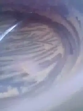 Snapshot of givr6inches chatting on May 2, 2:50 am givr6inches online show from May 2, 2:50 am