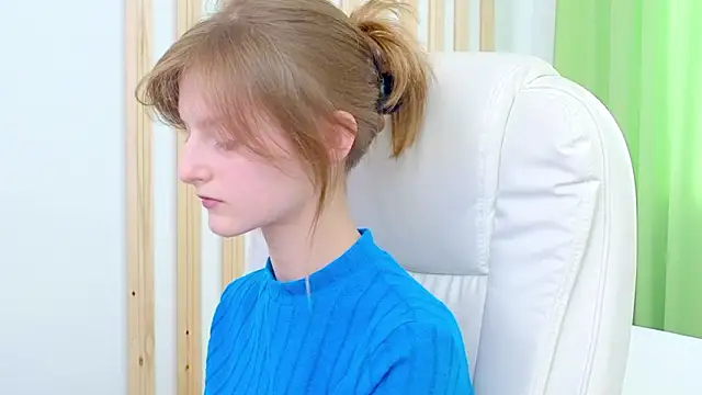 Miss Alisa  online show from March 12, 1:15 pm