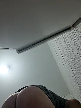 Snapshot of box13sexy chatting on January 15, 6:17 am box13sexy online show from January 15, 6:17 am