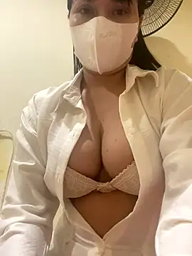 Snapshot of Volly_moon chatting on December 16, 4:28 am Volly moon online show from December 16, 4:28 am