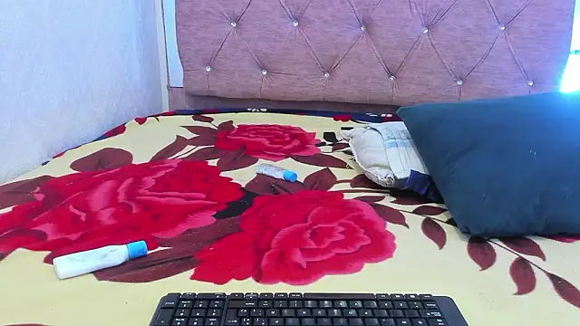 Jazmin040  online show from February 18, 11:50 am