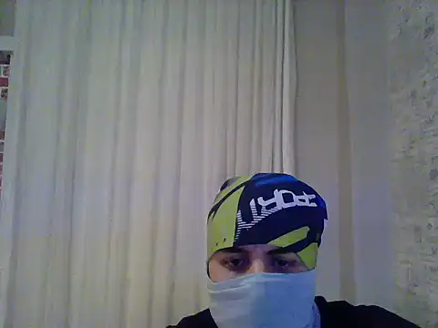 Snapshot of Zeusherkul chatting on December 15, 8:36 pm Zeusherkul online show from December 15, 8:36 pm