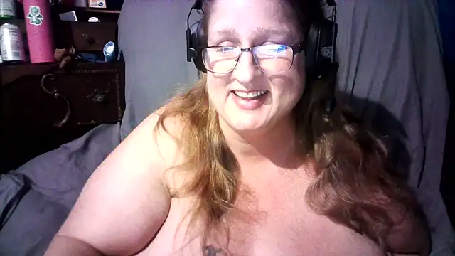 Snapshot of jade-belle chatting on July 1, 6:47 am jade-belle online show from July 1, 6:47 am