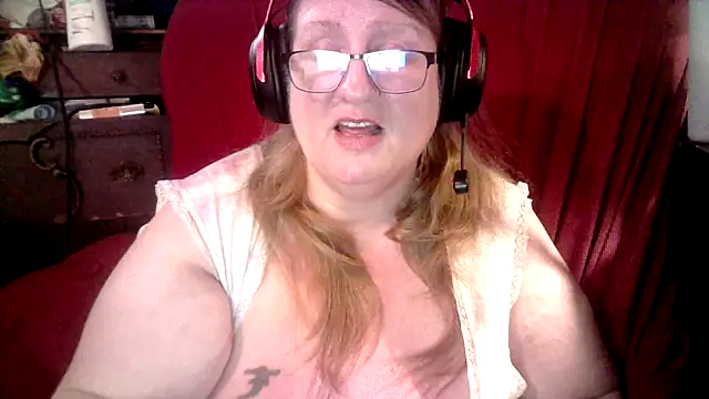 Snapshot of jade-belle chatting on February 1, 8:23 am jade-belle online show from February 1, 8:23 am