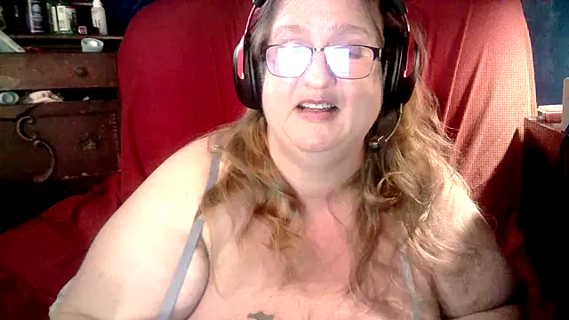 Snapshot of jade-belle chatting on January 12, 8:10 am jade-belle online show from January 12, 8:10 am