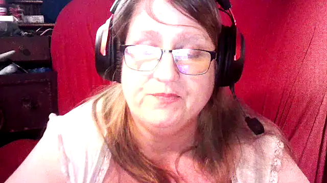 Snapshot of jade-belle chatting on February 9, 6:44 am jade-belle online show from February 9, 6:44 am