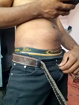 suhxil79 online show from May 5, 4:37 am