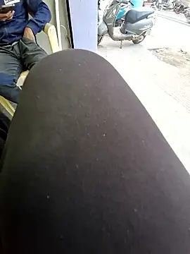 suhxil79 online show from January 15, 12:19 pm