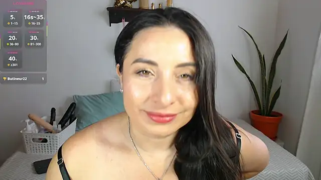 Snapshot of Karlinlive chatting on June 9, 5:25 pm Karlinlive online show from June 9, 5:25 pm