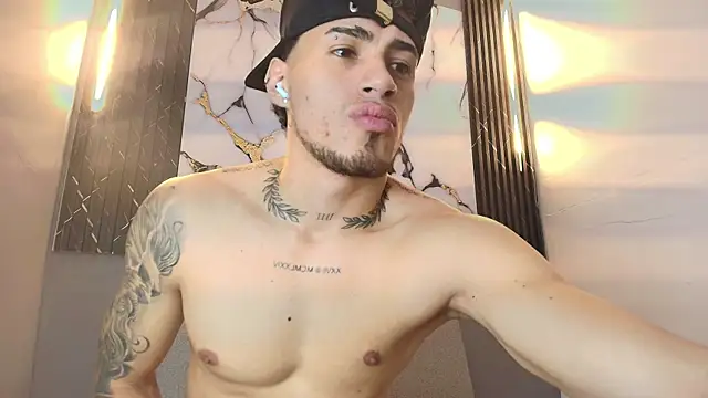 Snapshot of DAVIN_01 chatting on December 16, 12:09 pm DAVIN 01 online show from December 16, 12:09 pm