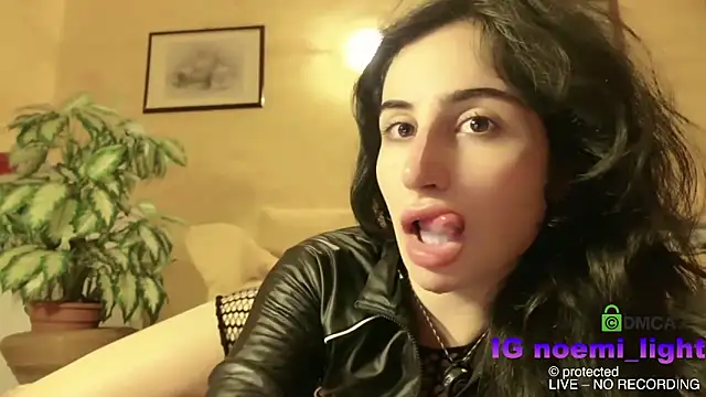 DeaAthena online show from February 24, 9:37 pm