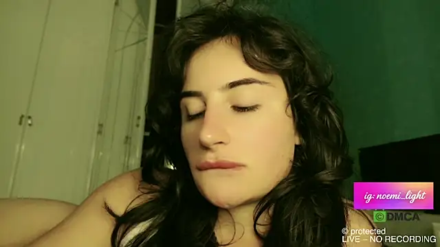 DeaAthena online show from May 27, 1:57 am