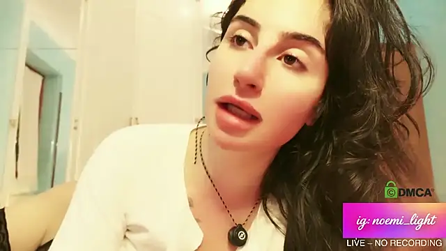 DeaAthena online show from April 3, 7:20 pm