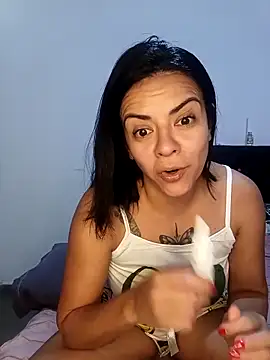 luluclark69 online show from March 24, 2:11 am