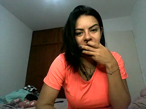 luluclark69 online show from April 16, 2:23 am