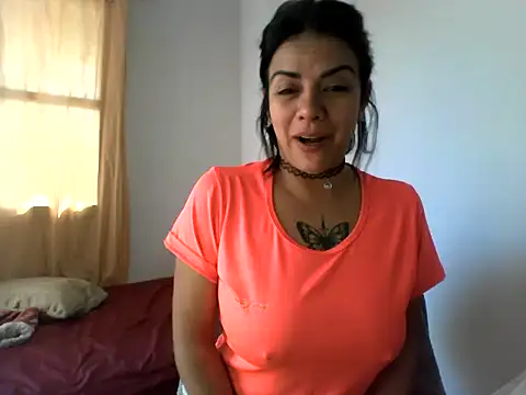 luluclark69 online show from April 16, 3:02 pm