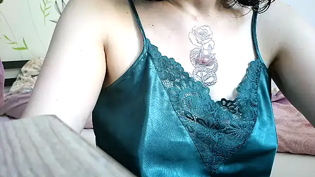 anngelle online show from June 18, 7:18 am