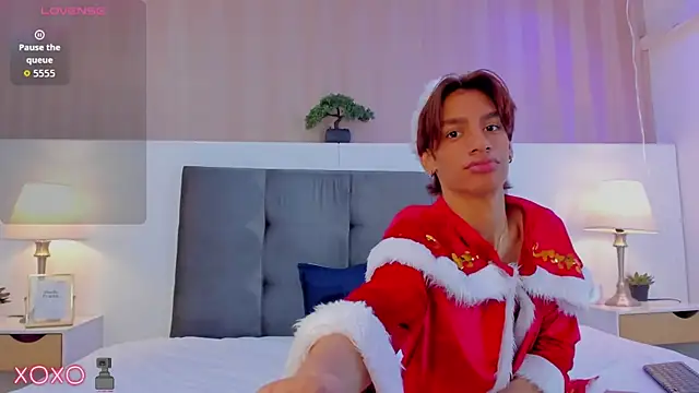 Snapshot of Will_Turneer chatting on December 15, 9:20 pm Will Turneer online show from December 15, 9:20 pm