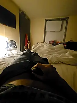 Snapshot of Gnax1 chatting on December 18, 4:44 pm Gnax1 online show from December 18, 4:44 pm