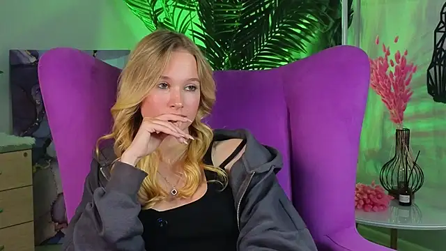 ElizFait online show from December 14, 11:05 am