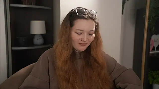 Snapshot of CarlitaWyler chatting on December 14, 12:11 pm CarlitaWyler online show from December 14, 12:11 pm