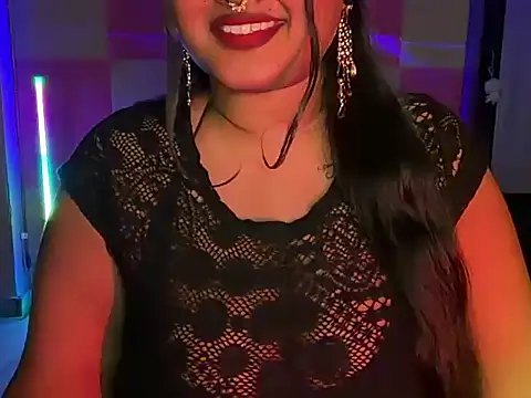 Snapshot of sonal-6 chatting on July 4, 8:35 pm sonal-6 online show from July 4, 8:35 pm