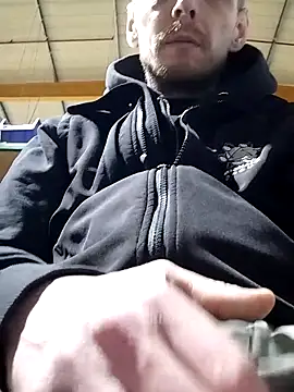 CrookedBunk3527 online show from February 26, 6:57 am